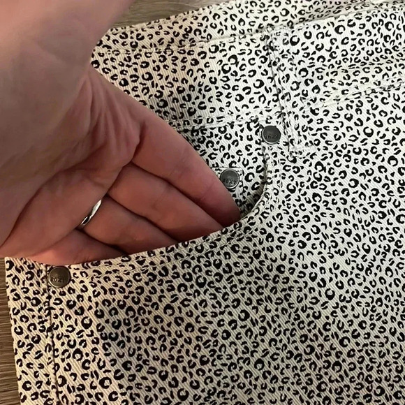 Roxy Cheetah Print Denim  Cut-Off Shorts - Picture 15 of 16